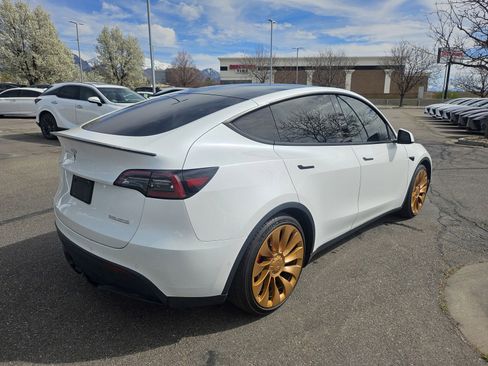 Used 2022 Tesla Model Y Performance image 5