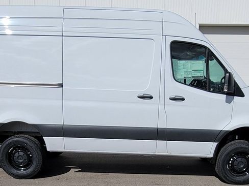 New 2025 Mercedes-Benz Sprinter 2500 image 1