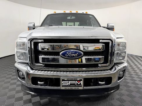 Used 2011 Ford F250 Lariat w/ Lariat Interior Pkg AWD/4WD image 4