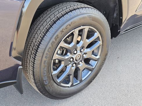 Used 2023 Toyota Sequoia Platinum image 14