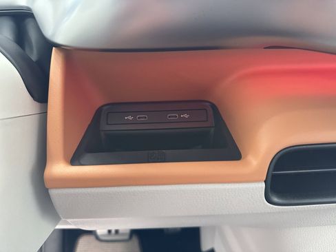 New 2025 Volkswagen ID. Buzz Pro S Plus image 14