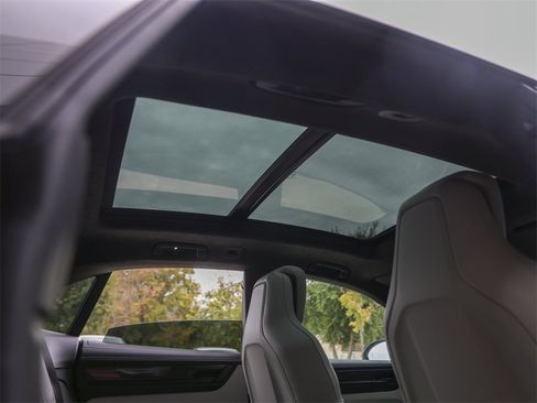 New 2025 Porsche Macan Turbo Electric image 38