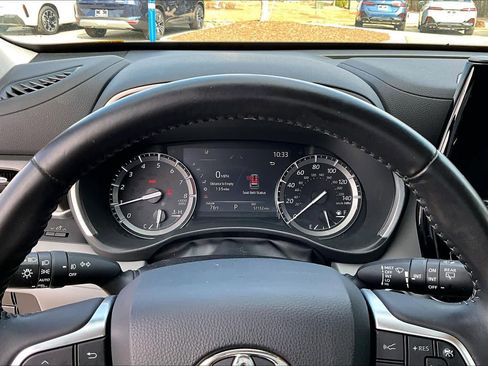 Used 2021 Toyota Highlander XLE image 29