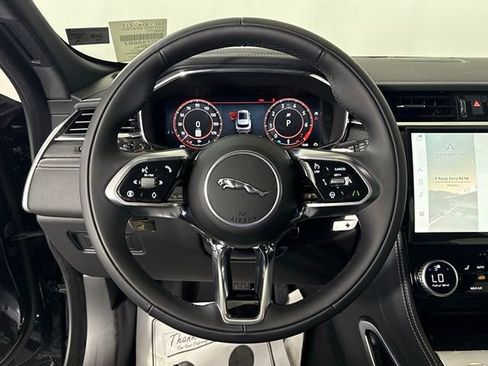New 2026 Jaguar F-PACE R-Dynamic S image 39