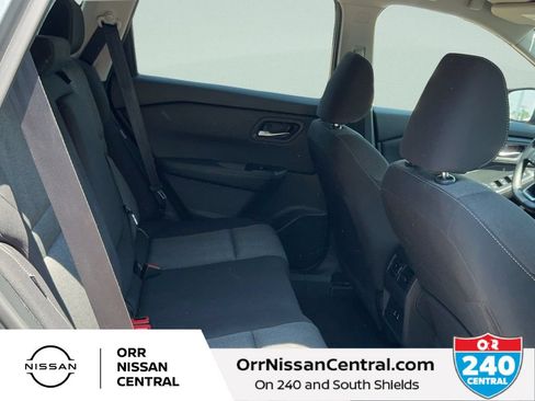 Used 2024 Nissan Rogue SV AWD/4WD image 12