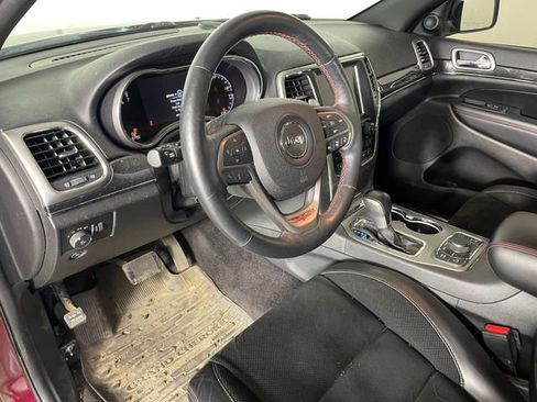 Used 2017 Jeep Grand Cherokee Trailhawk w/ Trailhawk Luxury Group AWD/4WD image 3