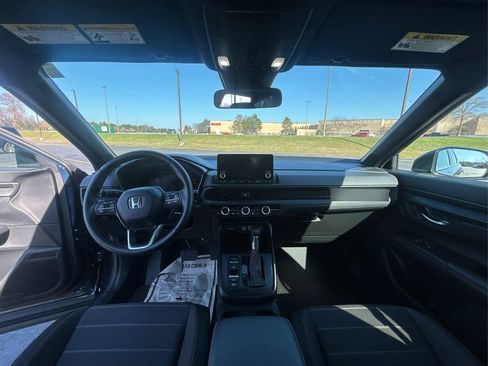 Used 2025 Honda CR-V Sport image 25