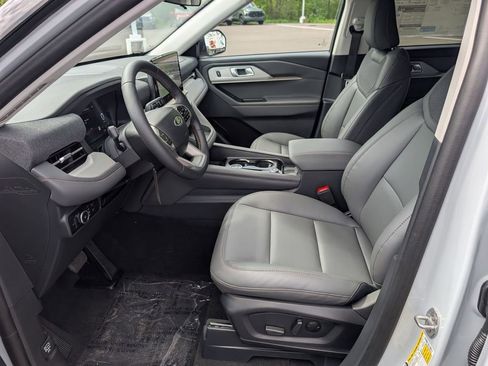 New 2026 Ford Explorer Active AWD/4WD image 11