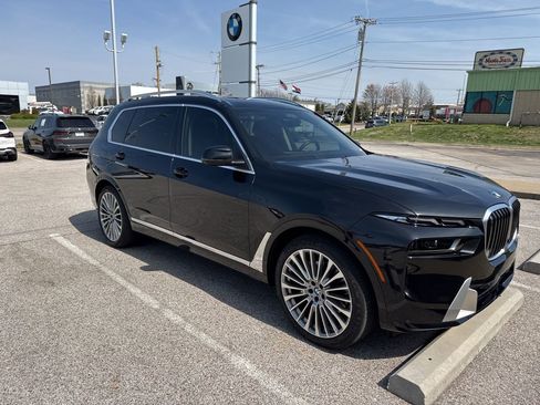 Used 2025 BMW X7 xDrive40i image 2