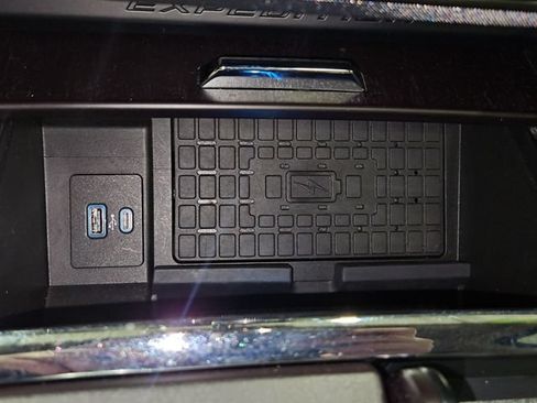 Used 2023 Ford Expedition Platinum AWD/4WD image 36