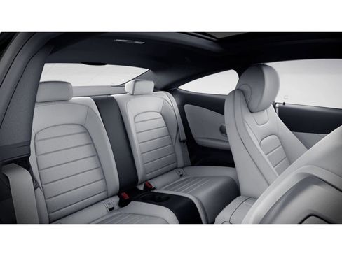 Used 2017 Mercedes-Benz C 300 4MATIC Coupe image 4