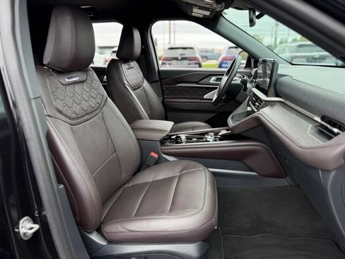 Used 2026 Ford Explorer Platinum w/ LUX Leather Package AWD/4WD image 17