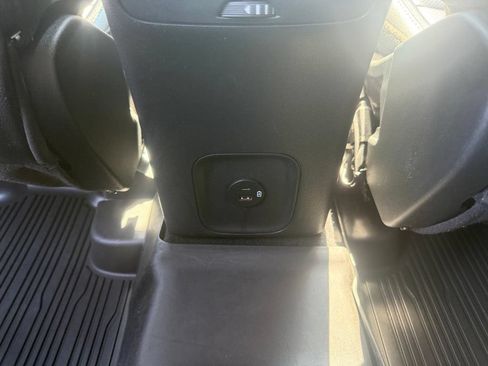 Certified 2022 Ford Escape SEL w/ Technology Package FWD image 39