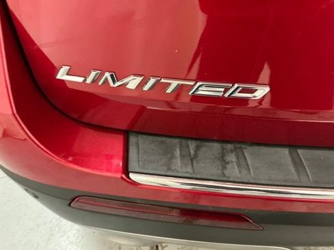 Used 2022 Ford Explorer Limited w/ Equipment Group 301A RWD image 7