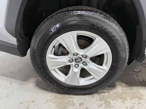 Used 2021 Toyota RAV4 XLE w/ Convenience Package AWD/4WD image 7