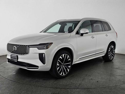 Used 2025 Volvo XC90 B5 Plus w/ Protection Package Premier AWD/4WD image 7