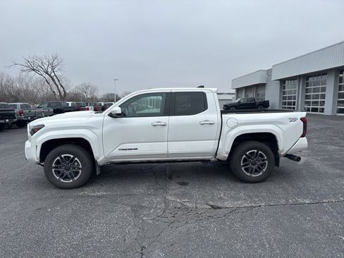 Used 2024 Toyota Tacoma TRD Sport image 1
