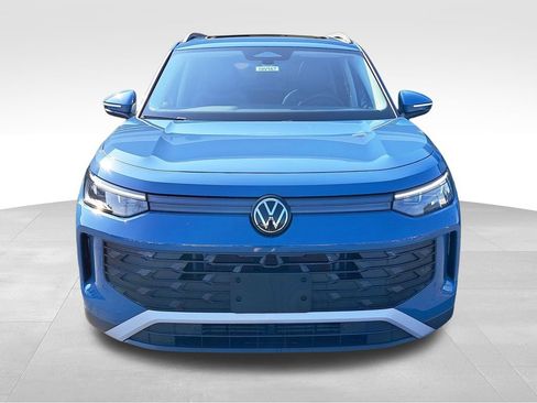 New 2025 Volkswagen Tiguan SE AWD/4WD image 2
