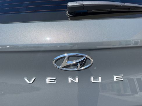 Certified 2025 Hyundai Venue SEL image 24