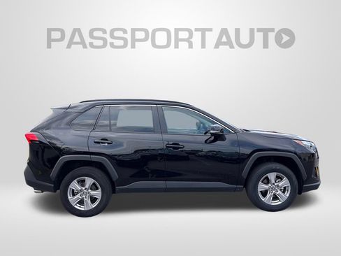 Used 2025 Toyota RAV4 XLE AWD/4WD image 9