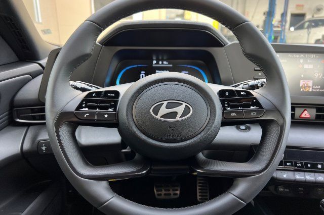New 2026 Hyundai Elantra SEL Sport FWD image 21
