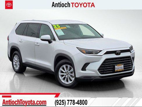 Certified 2025 Toyota Grand Highlander AWD image 1