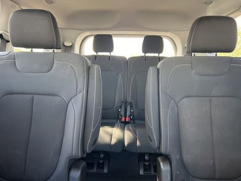 Used 2023 Jeep Grand Cherokee L Laredo image 28