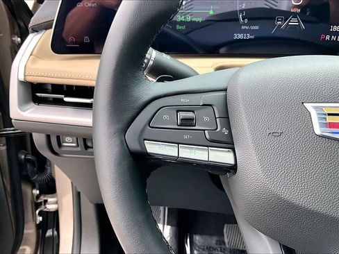 Used 2025 Cadillac XT4 Premium Luxury FWD image 23