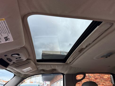 Used 2005 Chevrolet Avalanche 2500 w/ Preferred Equipment Group image 14