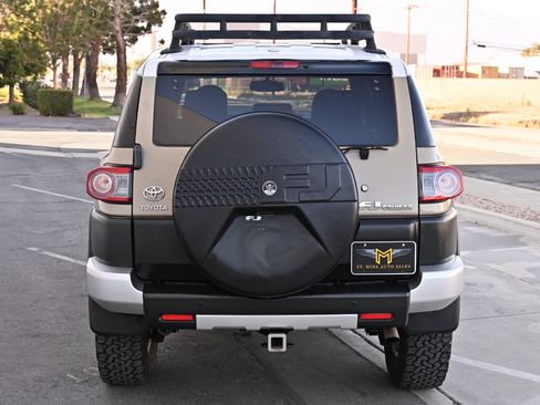 Used 2014 Toyota FJ Cruiser 4WD w/ Upgrade Package image 6