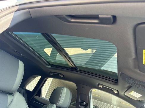 Certified 2025 Audi Q3 2.0T Premium w/ Convenience Package image 18