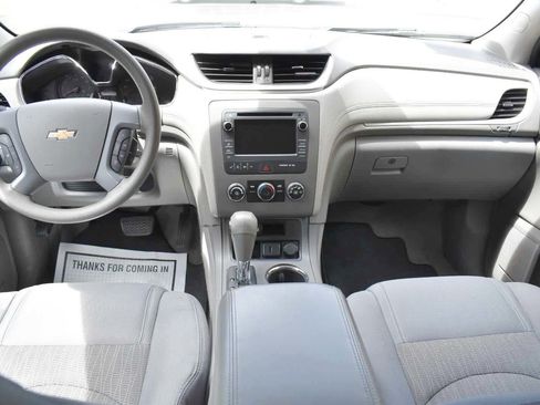 Used 2017 Chevrolet Traverse LS FWD image 15