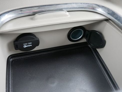 Used 2012 Dodge Grand Caravan SXT image 22