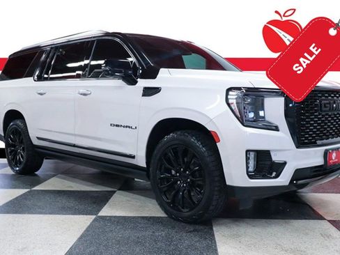 Used 2022 GMC Yukon XL Denali RWD image 1