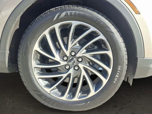 Used 2020 Lincoln Nautilus Reserve w/ Cargo Utility Package image 9