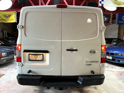 Used 2012 Nissan NV 3500 S RWD image 8