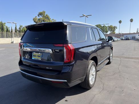 Used 2024 GMC Yukon SLT AWD/4WD image 8