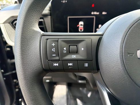 Used 2025 Nissan Kicks SV FWD image 18