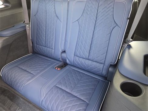 New 2026 Cadillac Vistiq Premium Luxury w/ LPO, Floor Liner Package image 18