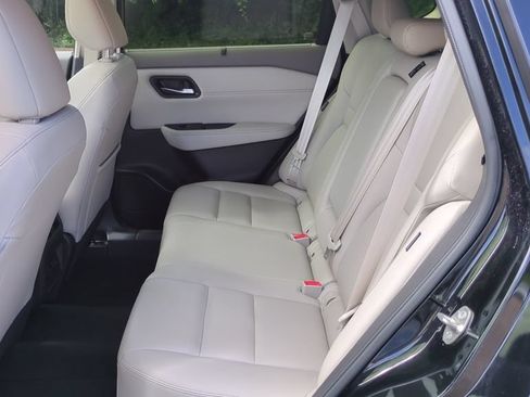 Used 2023 Nissan Rogue SL w/ SL Premium Package FWD image 15
