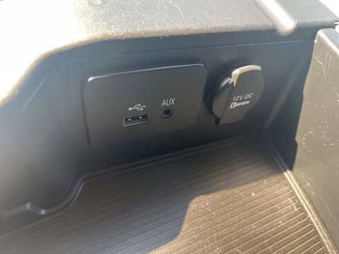 Used 2016 RAM 1500 Express AWD/4WD image 3