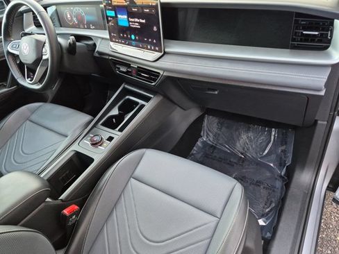 Used 2026 Volkswagen Tiguan SE FWD image 20