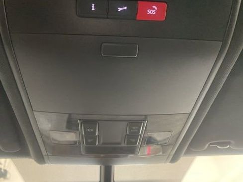 Certified 2023 Volkswagen Atlas Cross Sport SE image 23