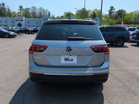 Used 2022 Volkswagen Tiguan SE FWD image 7