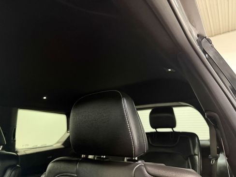 Used 2023 Jeep Grand Cherokee L Laredo image 10