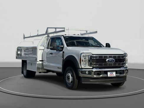 New 2026 Ford F450 XL w/ XL Chrome Package image 4