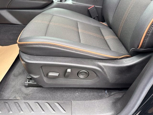 Used 2023 GMC Canyon AT4 w/ Canyon Safety Plus Package AWD/4WD image 11