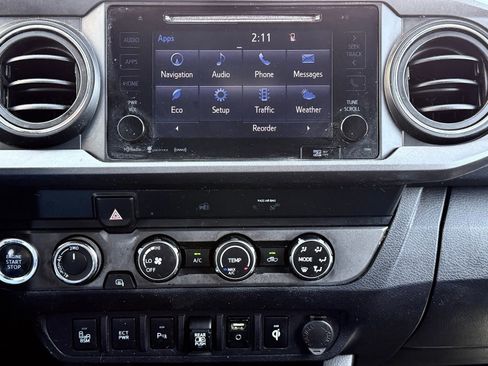 Used 2019 Toyota Tacoma TRD Off-Road w/ Technology Package image 28