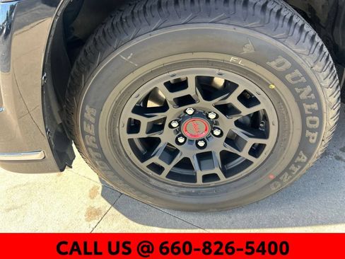 Used 2023 Toyota 4Runner Limited AWD/4WD image 5