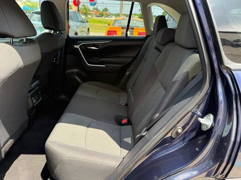 Used 2021 Toyota RAV4 XLE AWD/4WD image 21